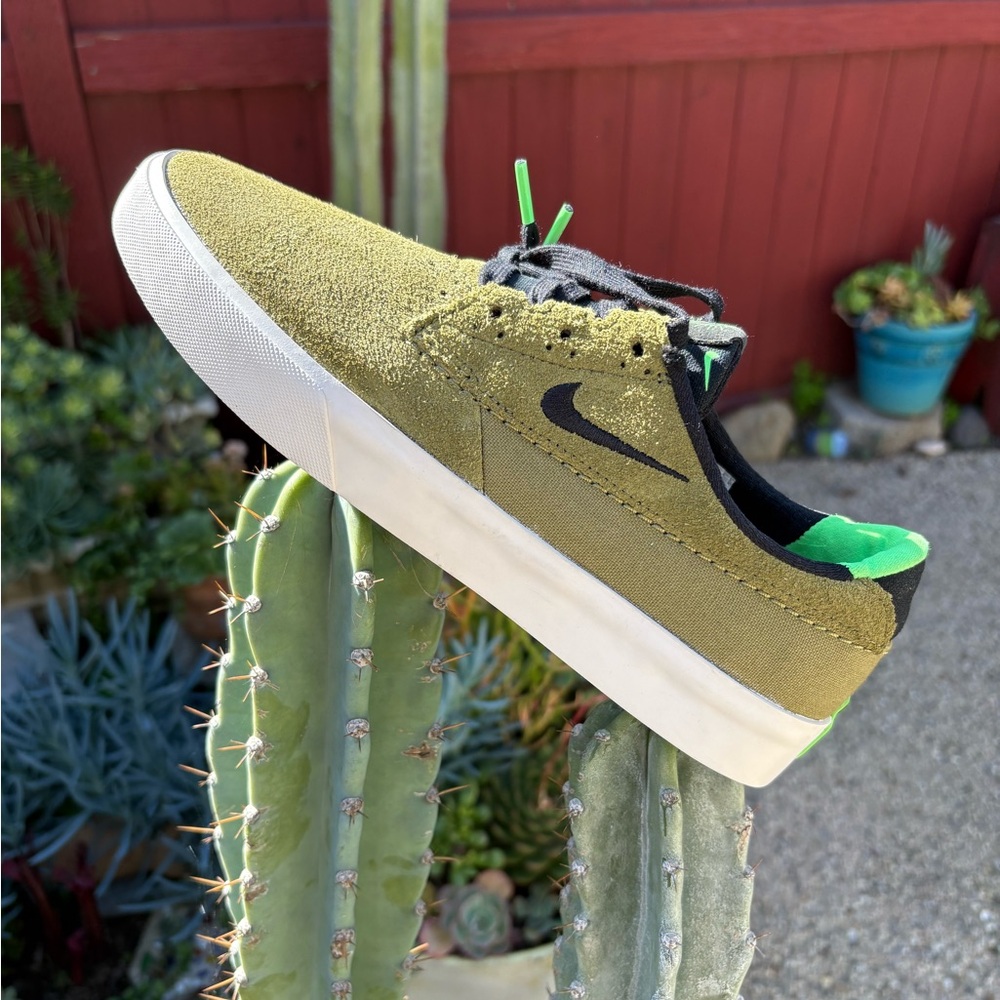 Nike SB Shane O’Neill Suede Sneakers - Picture 15 of 16